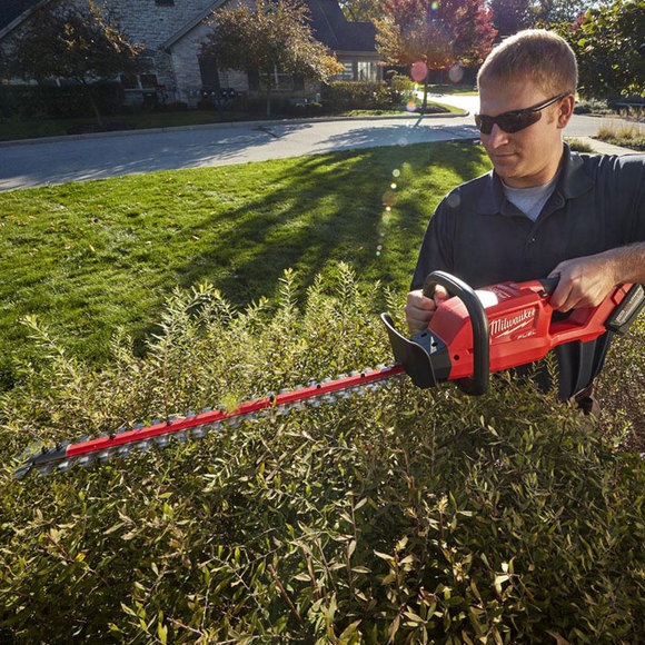Milwaukee M18CHT501C Hedge Trimmer Kit