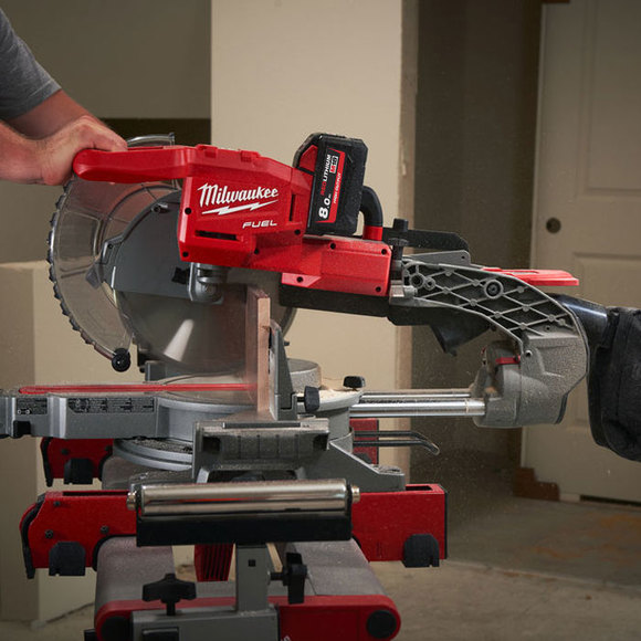 Milwaukee M18FMS254802 'FUEL' Dual Bevel Sliding Mitre Saw