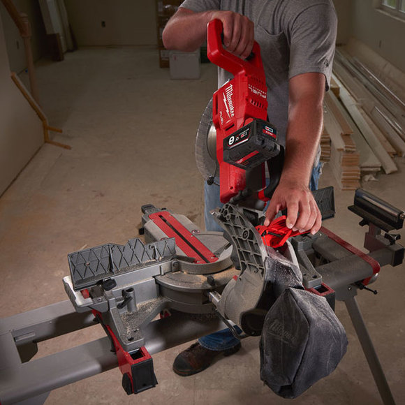 Milwaukee M18FMS254802 'FUEL' Dual Bevel Sliding Mitre Saw